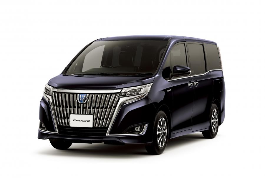  Toyota Esquire Hybrid 2017 года  (фото 2 из 13)